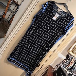 Michael Kors NWT 3X navy blue dress with crap sleeves and flattering print.